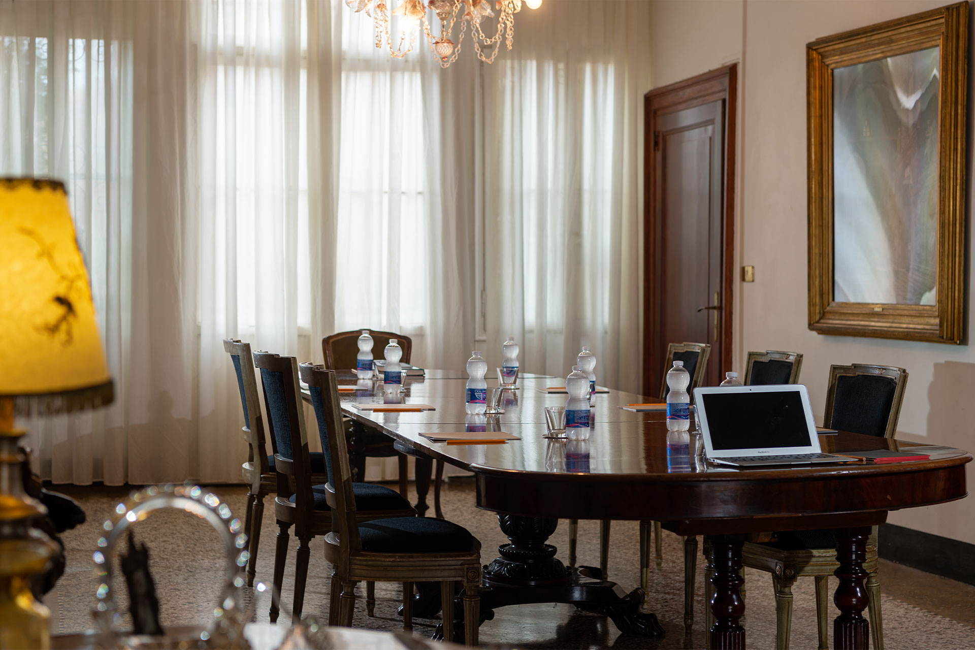 Salle aménagée pour conférences